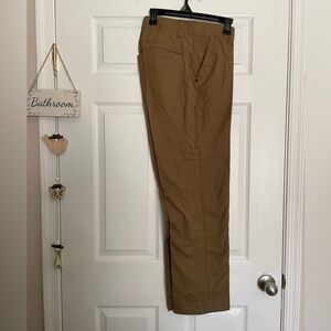 NWT Wrangler Outdoor Men's Dark Tan Utility Pants Straight Fit 42x30